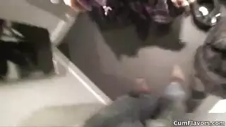كانت الفتاة المحبة ميا مالكوفا لديها تدليك مثير تضمن شاعر وجه جميل