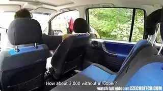 معها يجعل الجنس لطيفة مقابل القليل من المال