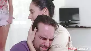 ممارسة الجنس مع زوجته باناراما وابنتها