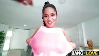 لقد أظهرت له بوسها ويقع في حبها