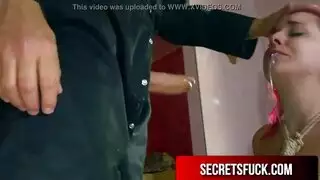 Alaza هو خاسر شقراء جميل يحب امتصاص عصا السيارة الصلبة