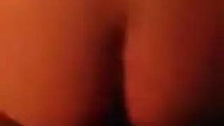 شقراء فرنك غيني مص على مسمار قطعة كبيرة