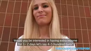يأخذها في فمه بشكل جميل وبسرور