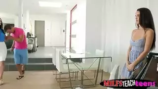 شقراء في منزل تحول جنسى أنبوب الإباحية الحرة