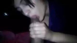 رطب القضيب مص أثناء اللعب معه