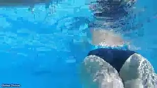 دعوة غنيمة من فتاة مراهقة قرنية
