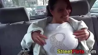 نائب الرئيس امرأة سمراء جائعة يحب ابتلاع نائب الرئيس