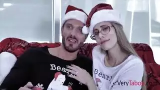 هي دائما تسحرك مع بوسها المحبوب
