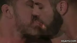 جميل وقحة ناضجة مص الديك