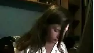 صديقة جميلة تظهر جسدها لصديقها قرنية