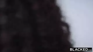 زنجي ينيك بنت بيضة جميلة تتناك لاول مرة – سكس زنوج