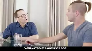 الشاب الممحون يحويني من كسي و طيزي بوضعيات نار