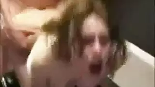 يبكيها و يولع كسها في الوضع الكلابي