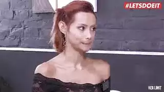امرأة أحمر الشعر مارس الجنس بوسها كثيرا