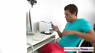 الساخن مثير شقراء جبهة مورو مص وسخيف.