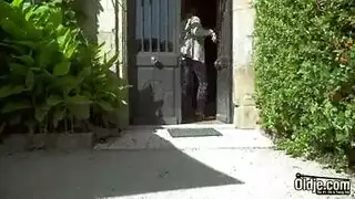 مثير في سن المراهقة والرجال الناضجين في المنزل