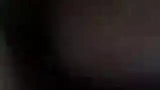 يعلم جبهة مورو الأبنوس كيفية ركوب وزوجها