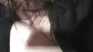 زميل اللعب مارس الجنس من الخلف بدلا من القيام بالعمل
