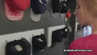 فاتنة من البلاد مص ديك