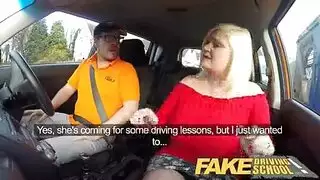 مورو الناضجة تمتص صديقها.