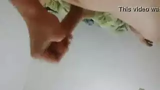 مدلك قرنية تهز موكله.