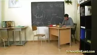 نيك حار بين استاذ و تلميذته في القسم