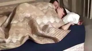 ابنة شيري ديفيل الحدب وأبي يمارس الجنس مع صديق