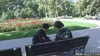فتاة أصيب في ساقه واحد يريد أن يمارس الجنس
