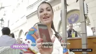 المرأة تضاجعه أكثر