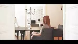 اثنين من أحمر الشعر صغيرتي ممارسة الجنس