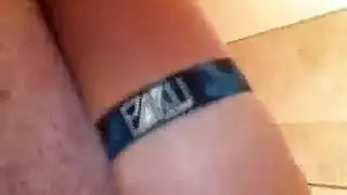 إدخال مرن في الشرج مع صديقها ورحلة إلى حوض الاستحمام.