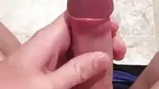 قرنية المشاهير على التوالي الحصول على سرواله خلع