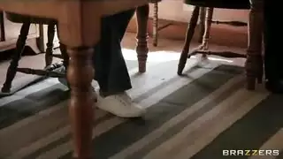 ينيك خادمة فرنسية نار بزازها جميلة بيضاء و ساخنة