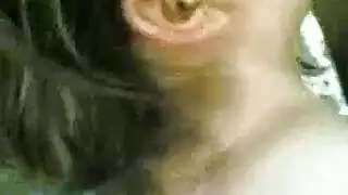 شرموطة هيجانة تبوس عشيقها وتسيح وتمص زبره