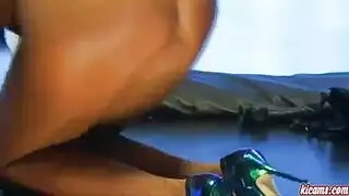 حلوة مفلس شقراء في الوجه