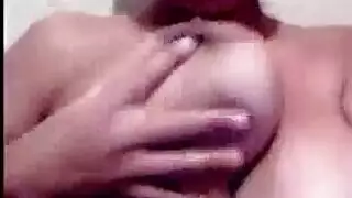 البطيخ الفائق العصير في هذا العمل الجنسي الساخن مع فتيات يبلغ من العمر 19 عامًا