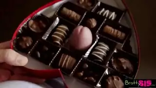 سكس الغش والخيانة شاب يسكر صديقه وينيك اخواته البنات المراهقات