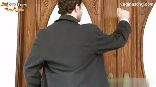 اخ ينيك زوجة اخيه في الغندق