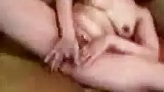 القحبة العربية الناضجة تلعب بكسها و هي ساخنة و هائجة