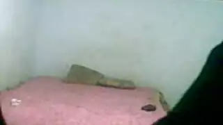 راجل سمين ينيك مرا في شقة دعارة شعبية