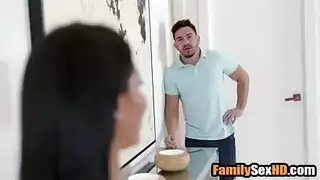 لاتينا ذات الحمار الكبير تريد أن يحبها