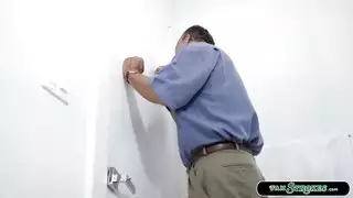 اعتقلوا الزوج في غرفة النوم