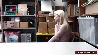 المرأة الجميلة تريد فقط ممارسة الجنس في الحفرة المثالية