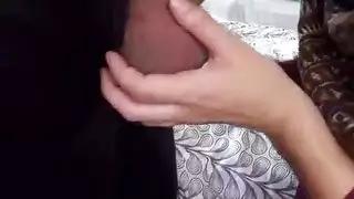 تلتهم لوسيا العربية الرائعة الديك القاسي الضخم