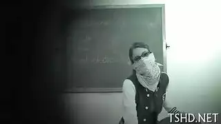 طالبة عفية ساخنة تمارس اول سكس لها مع مراقب اللجنة