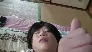 خنثى مفلس مارس الجنس من قبل صديقها.