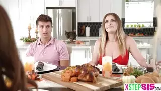 هذه الجمالات مغرية وتمارس الجنس حسب رغبتها