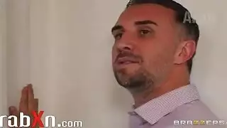 ممحونة لايشبعها زوجها سكس مترجم كامل