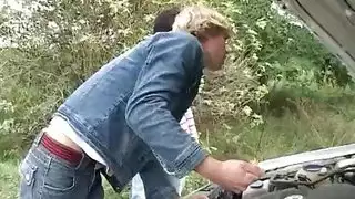 مص رجلي بعد تحطم سيارته