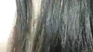 ترضع راس زبه الكبيرة حتى تخرج حليبه في فيها